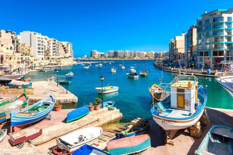 St Julian&acute;s, uno de los principales destinos tur&iacute;sticos de Malta
