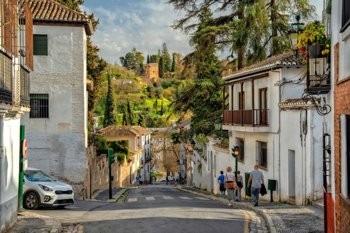 Alojarse en Granada, cerca de Sierra Nevada